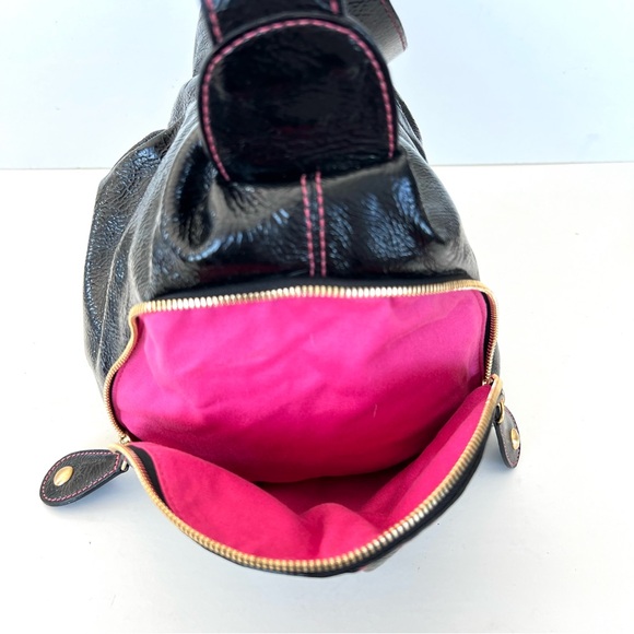 ISABELLA FIORE Black Patent Leather w Pink Stitches Side Pockets Domed Boho Tote - Picture 4 of 15